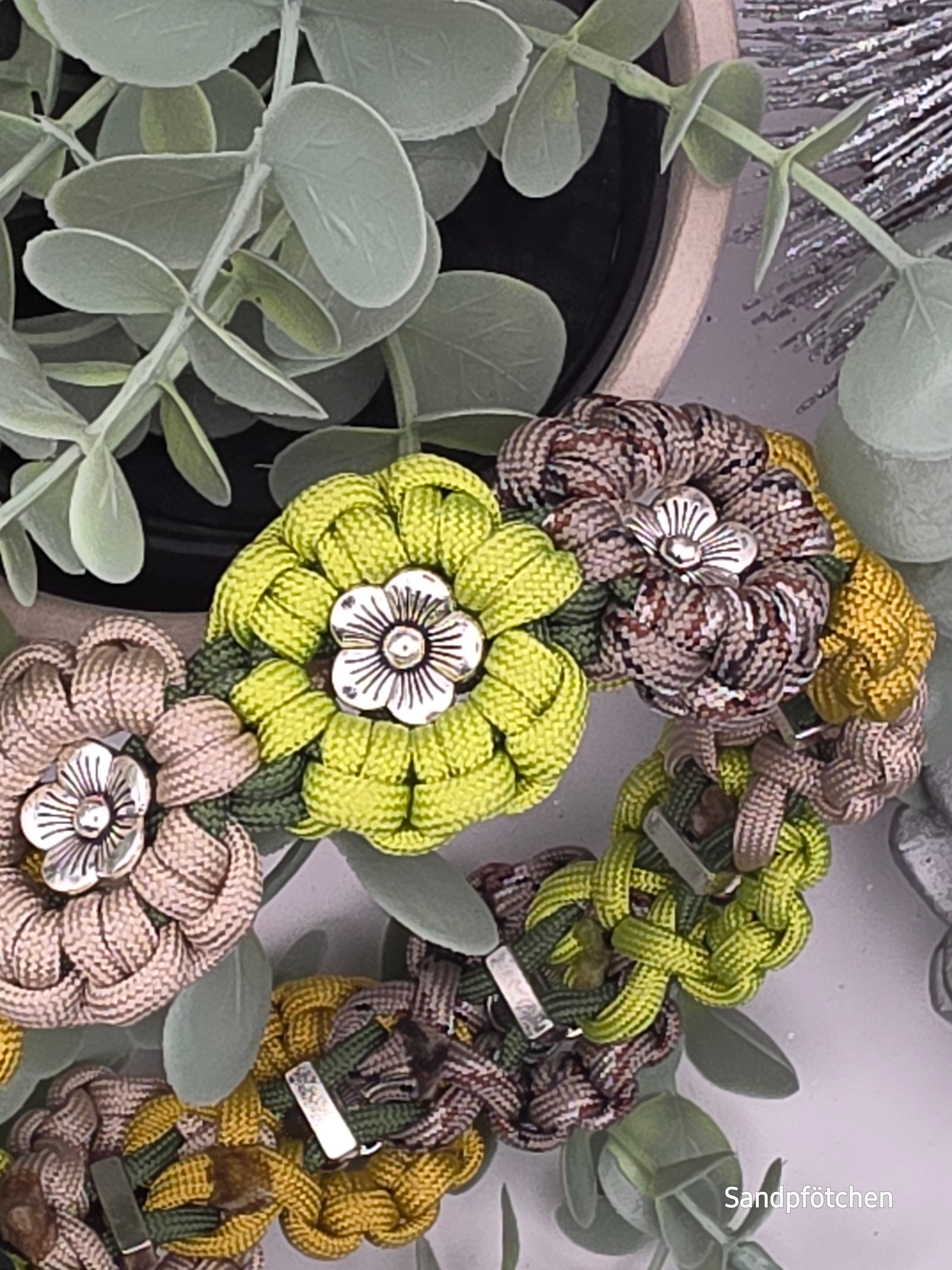 Paracord Blumenhalsband 32cm