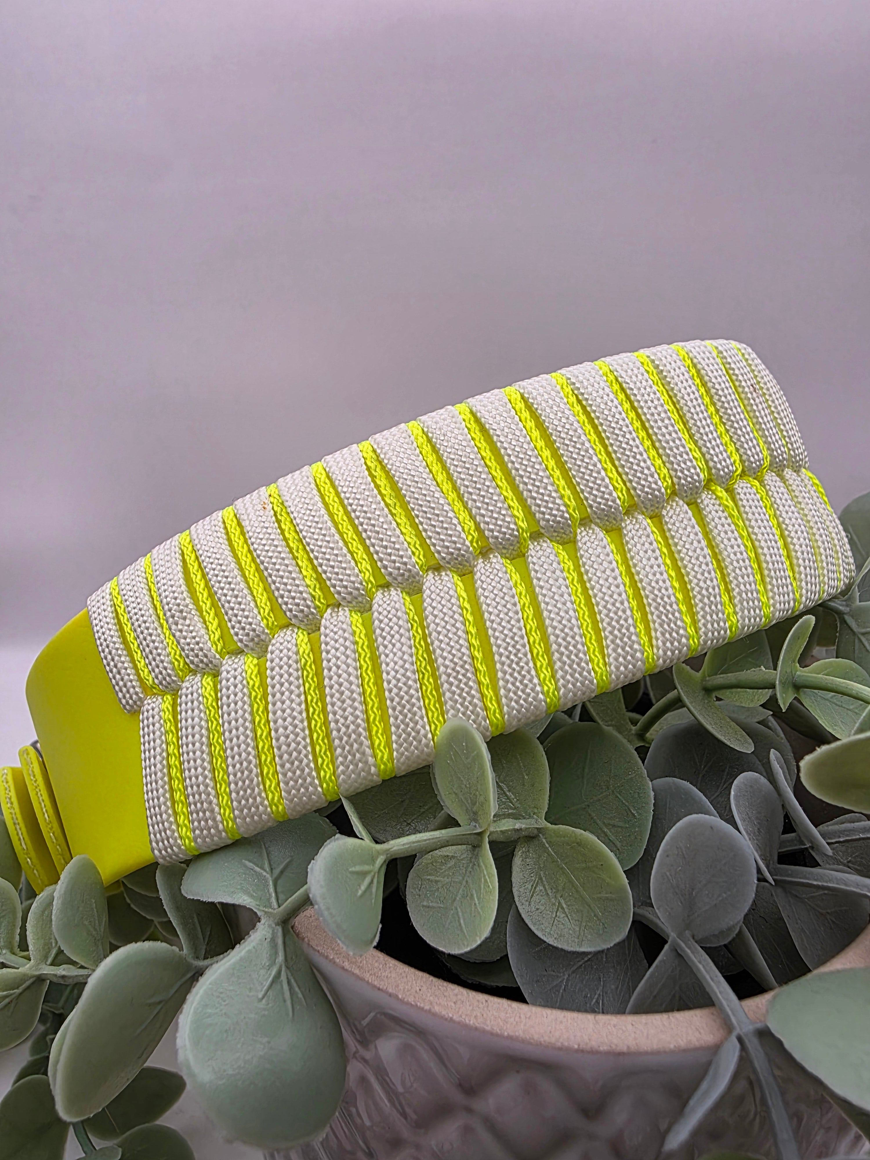 Halsband Fishbone Yellow 💛